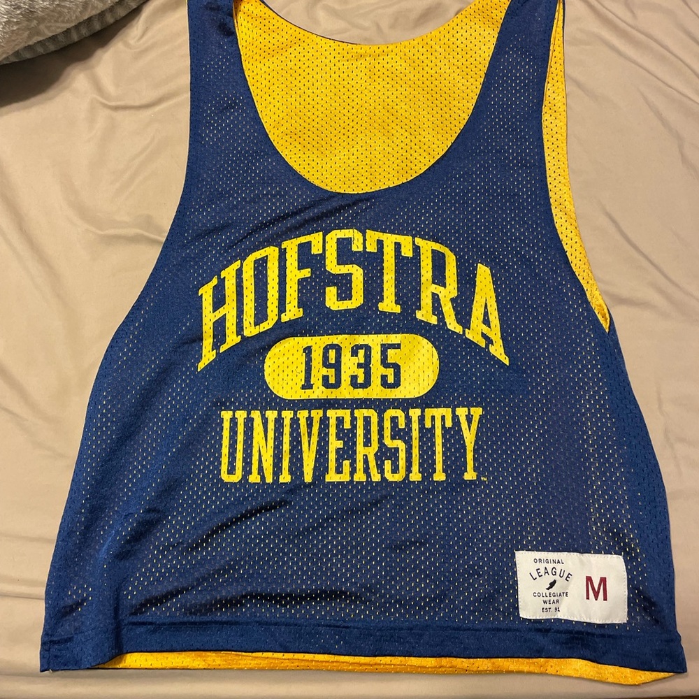 Hofstra tank